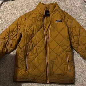 Patagonia Brown Puffer Jacket with Quilted Design and Stand-Up Collar